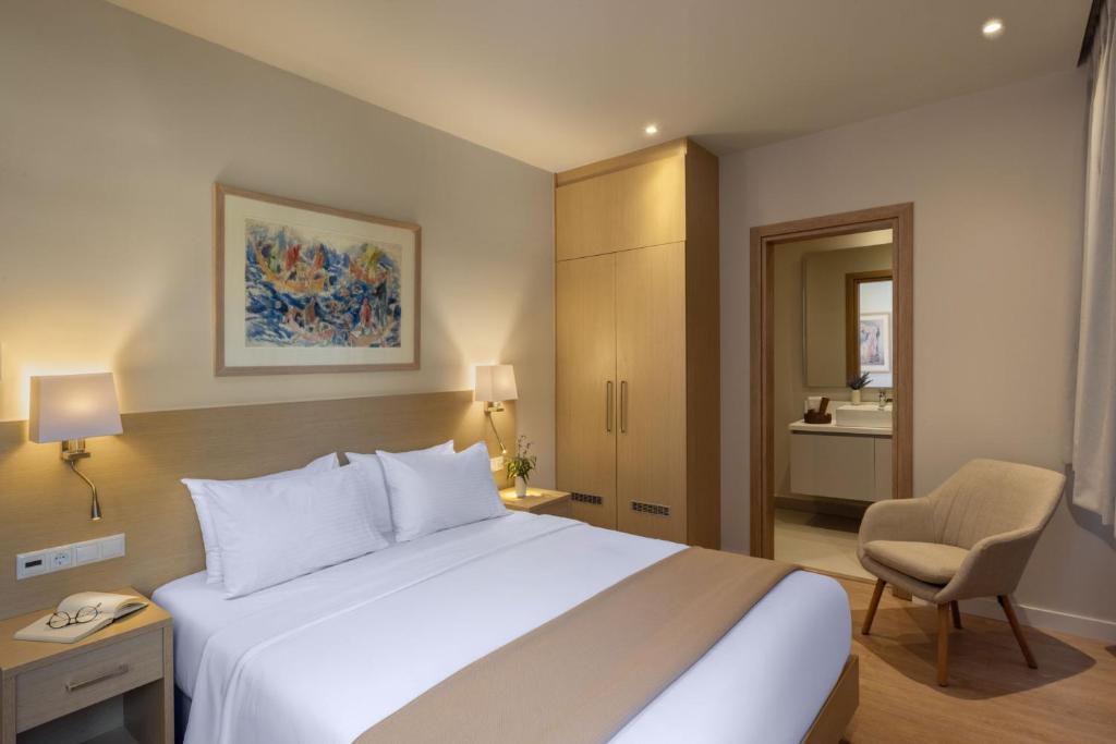 
Superior Room with with City & Side Port View
