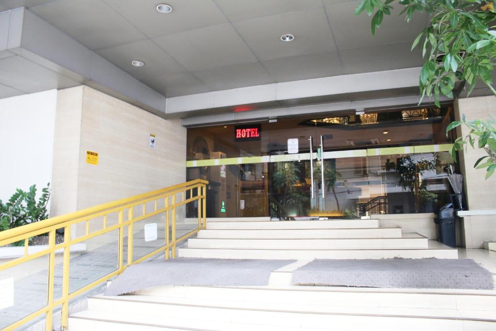 Exteriér nebo vchod ubytování Lourdes Suites Makati powered by Cocotel