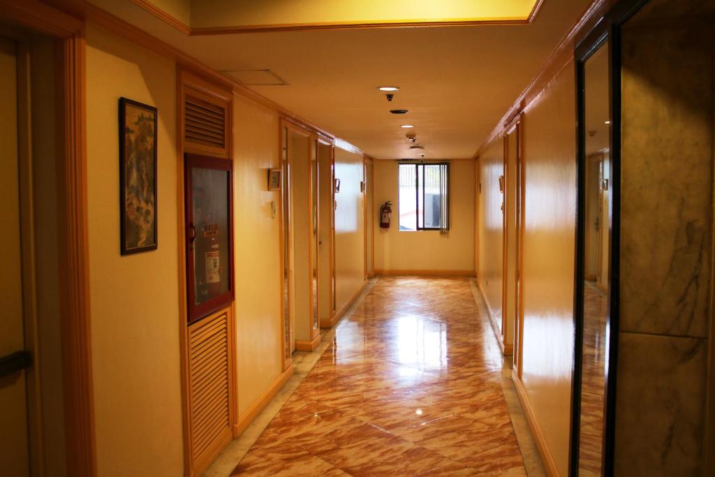 Fotografie z fotogalerie ubytování Lourdes Suites Makati powered by Cocotel v destinaci Manila