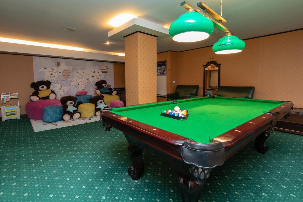 Biliár nebo kulečník v ubytování Hotel Snagov Club