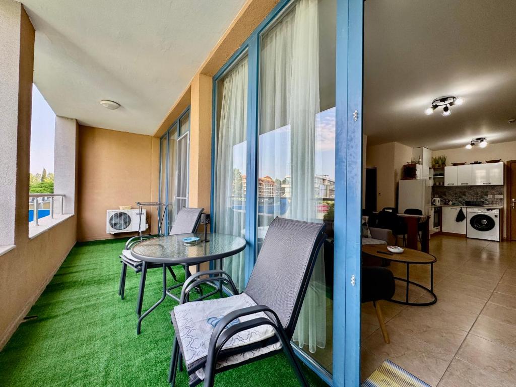 Kuchyň nebo kuchyňský kout v ubytování Two bedroom apartment in Trakia Sunny Beach
