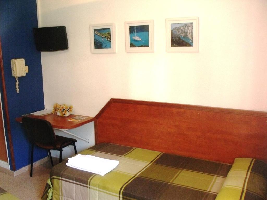 TV a/nebo společenská místnost v ubytování Hotel Ria de Bilbao