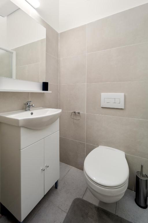 Kúpeľňa v ubytovaní Kazincy Suites -Szimpla Kert 1BR