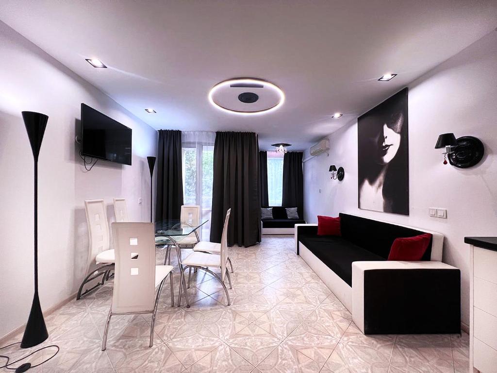 HighFashion 2-Bedroom Duplex NeonicaLux in PanoramicRoofComplex