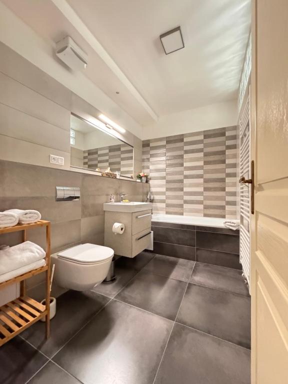 Koupelna v ubytování Apartmány Bašta & Wellness