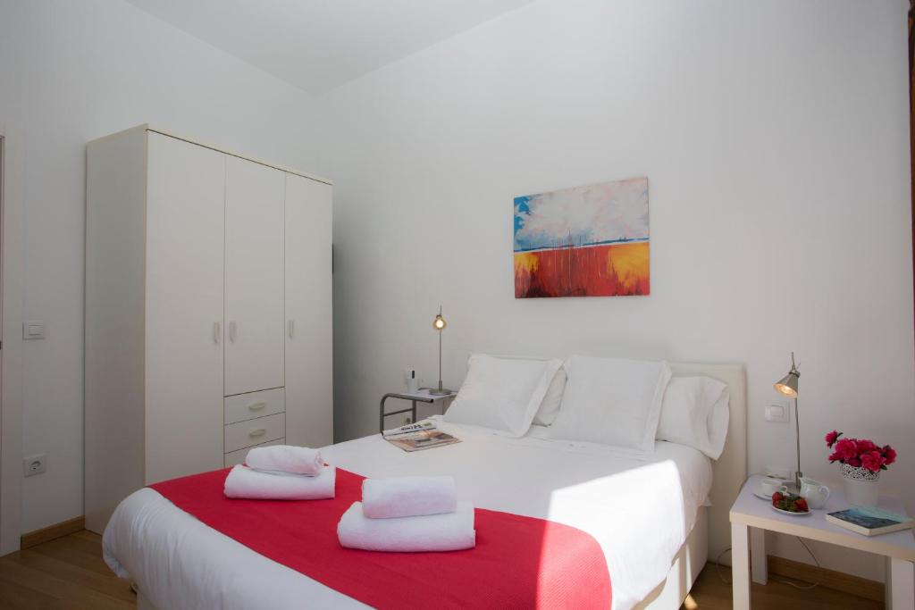 SingularStays Plaza del Mercado, Valencia – Updated 2023 Prices