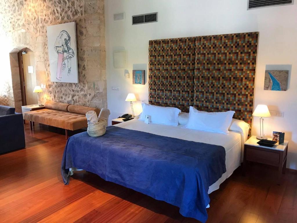 Postel nebo postele na pokoji v ubytování Sa Cabana Hotel & Spa - Adults Only
