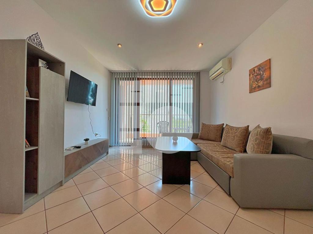 Spacious 2BR Dream Sea Garden View