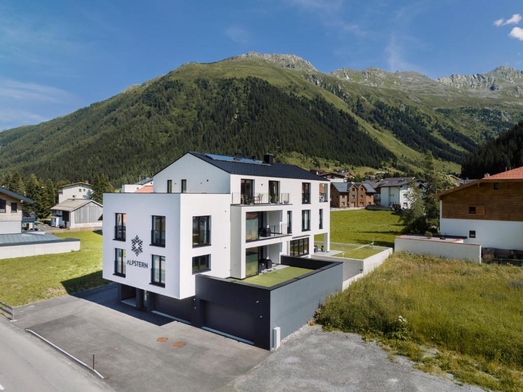 Výhľad na hory alebo výhľad na hory priamo z apartmánu