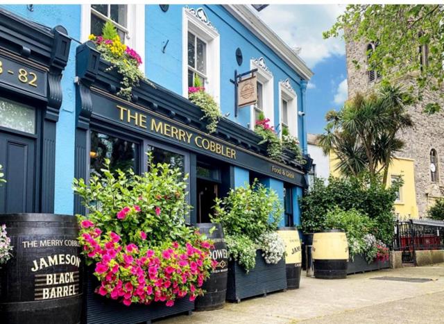 The Merry Cobbler - Resim 1