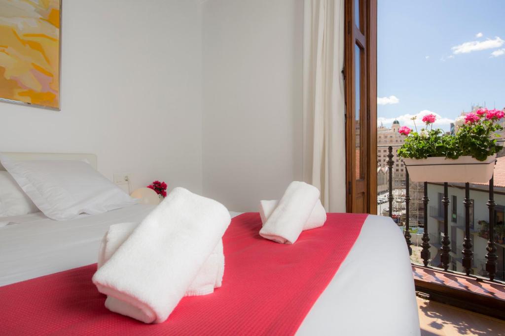 SingularStays Plaza del Mercado, Valencia – Updated 2023 Prices