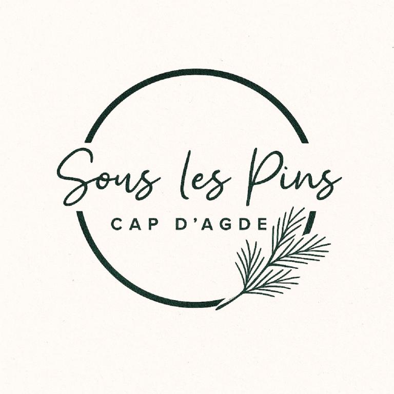 un logo pour un forfait spa avec une branche de pin dans l'établissement Villa Sous les Pins, au Cap d'Agde