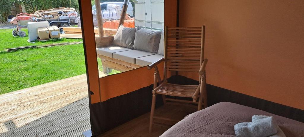 Posezení v ubytování Romala's Mini Tent