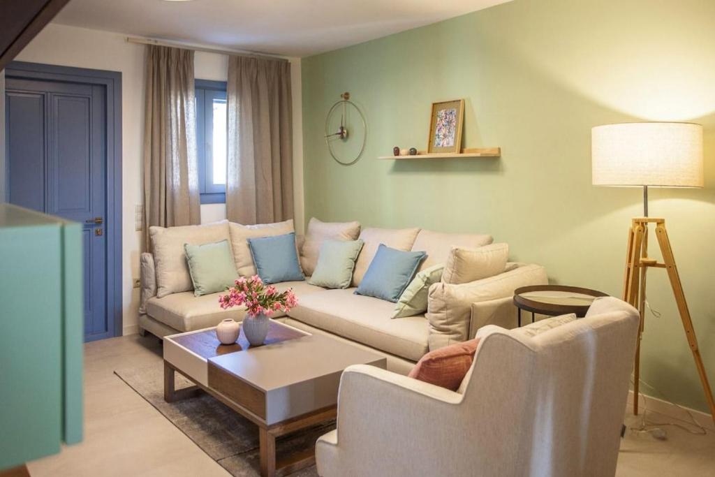 Posezení v ubytování Villa Glysidia Sunset with swimming pool & BBQ