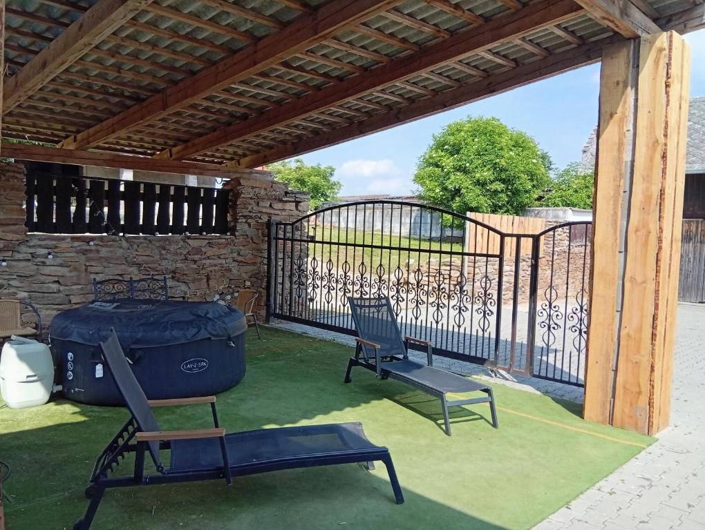 Balkón nebo terasa v ubytování Bohemica Apartman 4