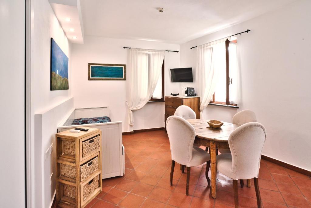 TV a/nebo společenská místnost v ubytování Il Saracino boutique suites