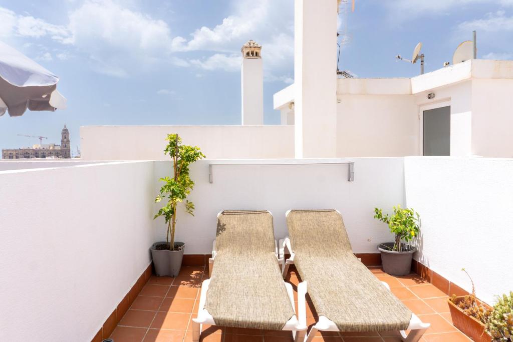 The Sunny Deck Studio