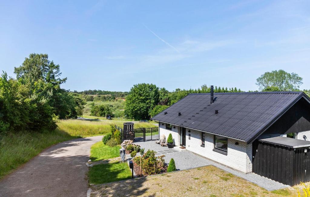 Tòa nhà nơi nhà nghỉ dưỡng tọa lạc