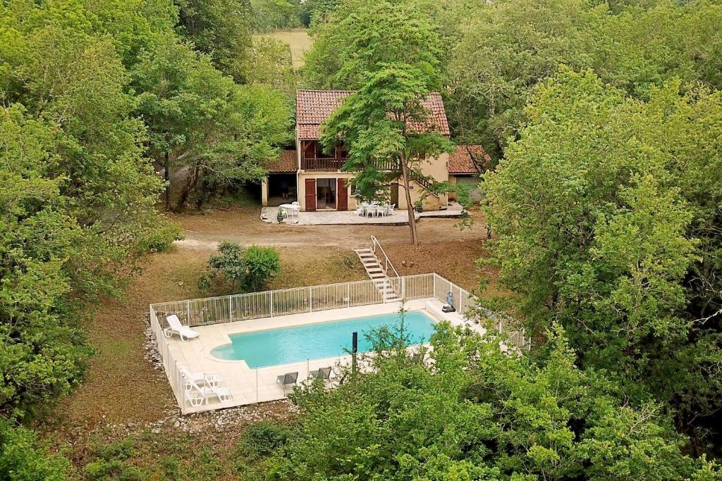 Πισίνα στο ή κοντά στο Domme Villa 6 beds 8p secluded woodland with pool