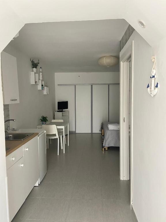 Η κουζίνα ή μικρή κουζίνα στο Milo's HOME