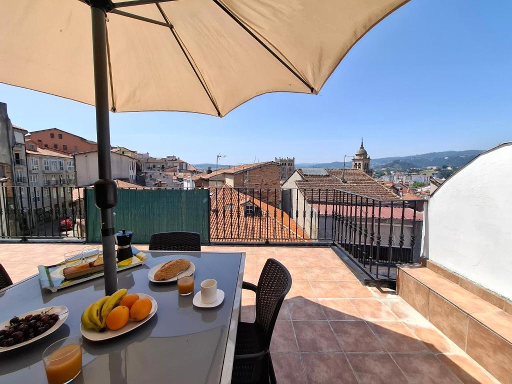 Apartamento con terraza en el casco historico - Hizvo
