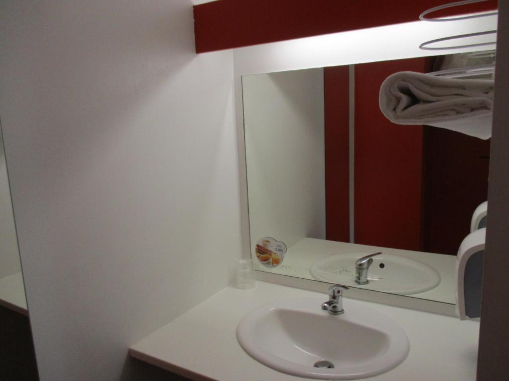 Première Classe Cherbourg - Tourlaville - Standard Room - 3 Single Beds