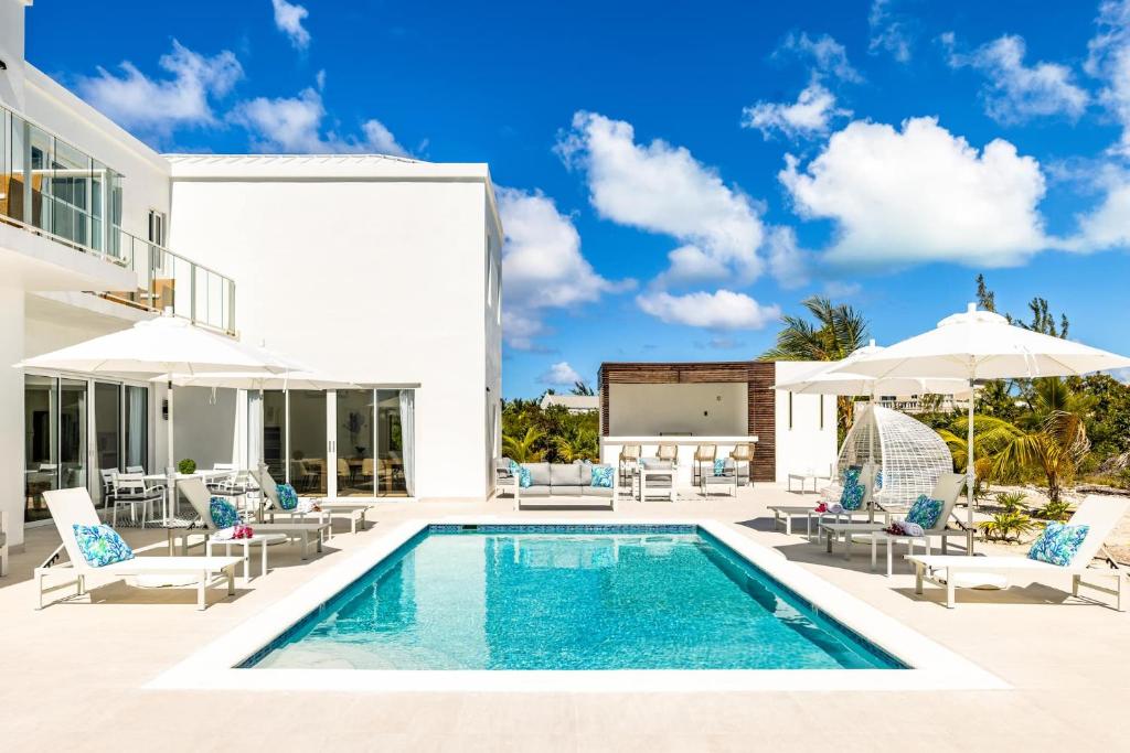 Caicos Cove Villa Private Pool, BBQ near Grace Bay