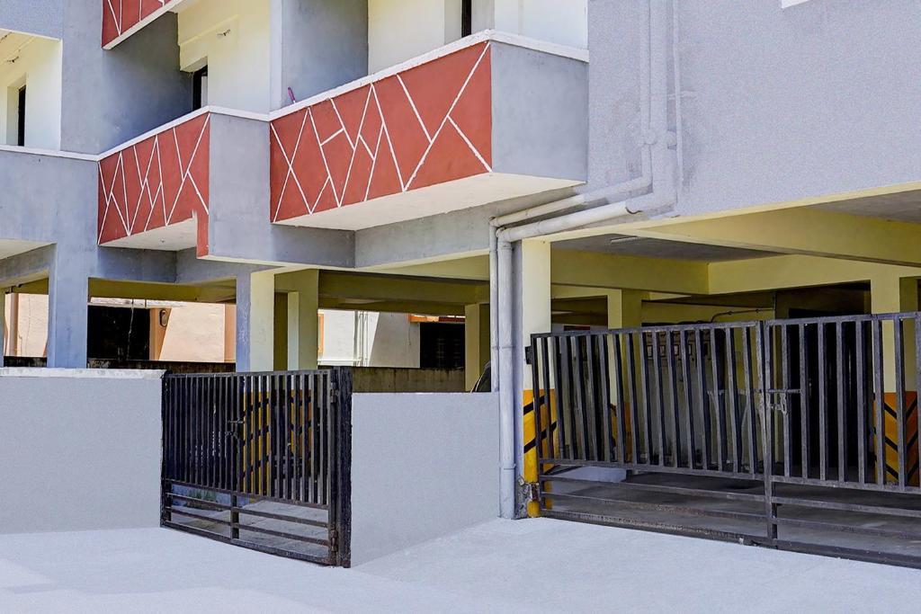 Balkón nebo terasa v ubytování Super Collection O Sithalapakkam Medavakkam Formerly Srinivasa Residency