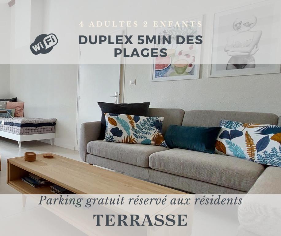 a living room with a couch and a coffee table at Le Duplex 4 Pers - 10 min des plages in Sainte-Croix-de-Verdon