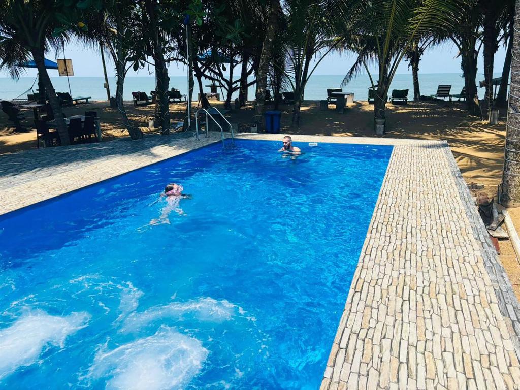 Bazén v ubytování Hotel Coconut Bay nebo v jeho okolí