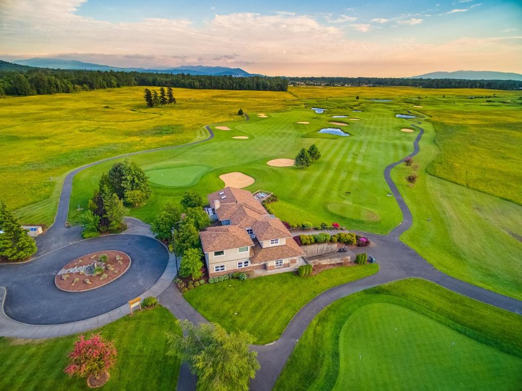 Golf v hotelu nebo okolí