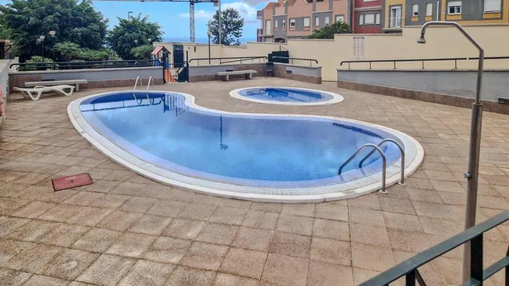 サンミゲル・デ・アボナにあるApartment with Pool in San Miguel de Abona 60 m²の大型スイミングプール