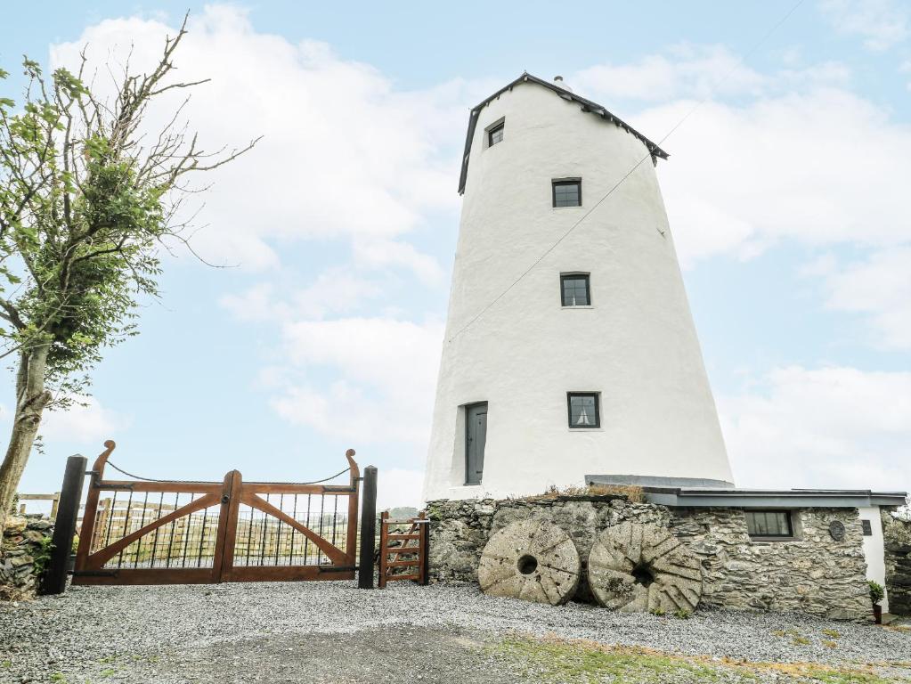 Το κτήριο όπου στεγάζεται  η παραθεριστική κατοικία