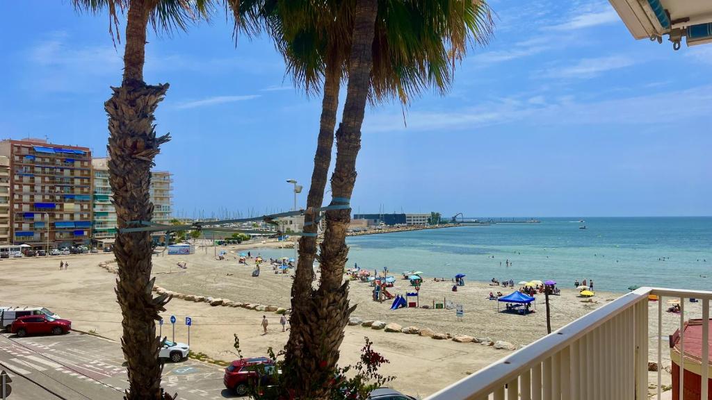 En strand i nærheden af lejligheden