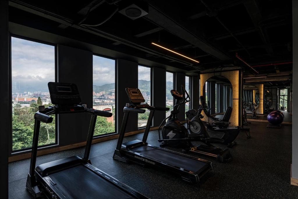 Fitness centrum a/nebo fitness zařízení v ubytování Faranda Collection Medellin, a Member of Radisson Individuals