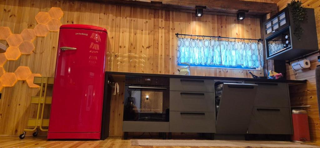 Kuchyň nebo kuchyňský kout v ubytování Nica Wood