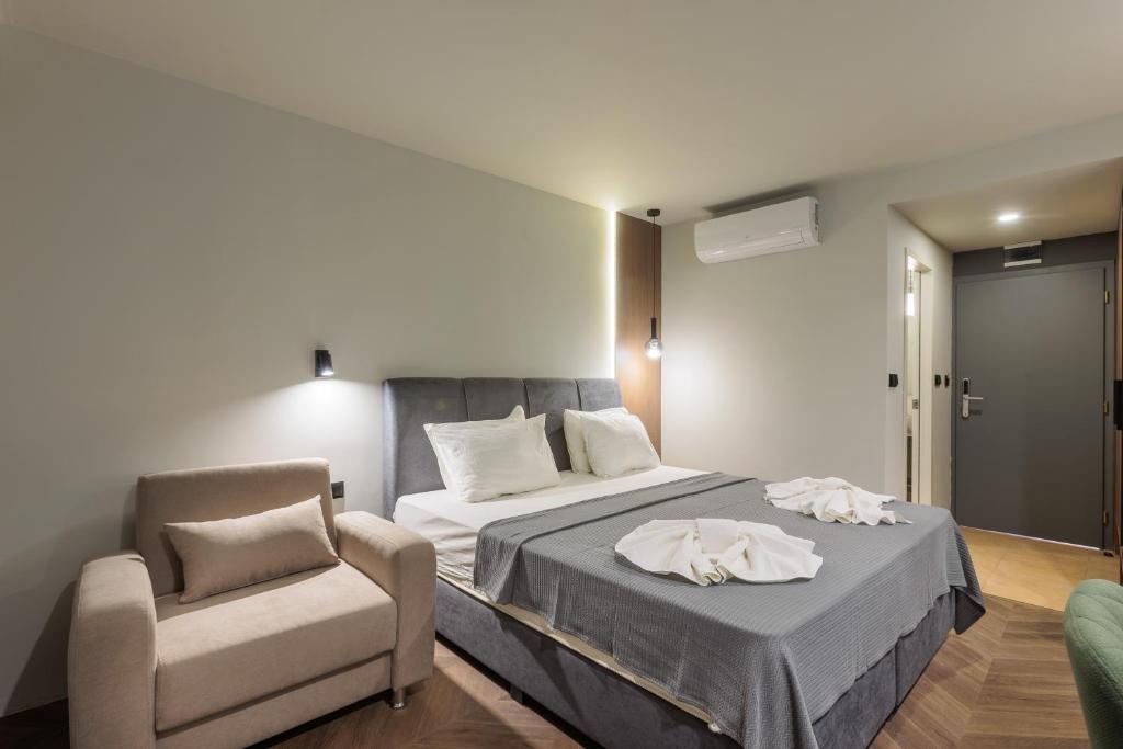 Deluxe Double Room with Extra Bed