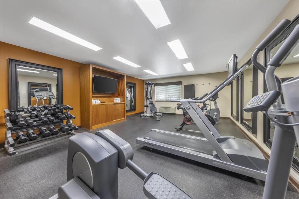 Fitness centrum a/nebo fitness zařízení v ubytování Best Western Plus Truckee-Tahoe Hotel
