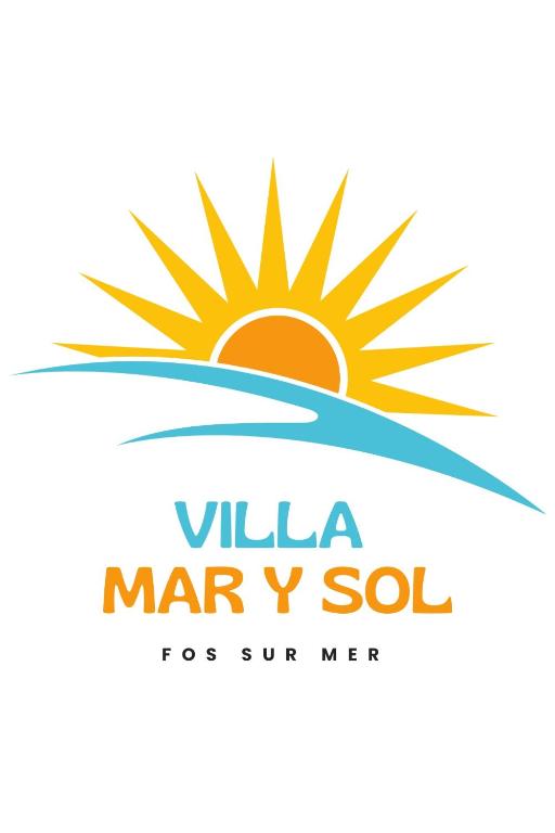 un logo pour une compagnie pétrolière avec le soleil en arrière-plan dans l'établissement La Villa Mar Y Sol - Bord de mer, à Fos-sur-Mer