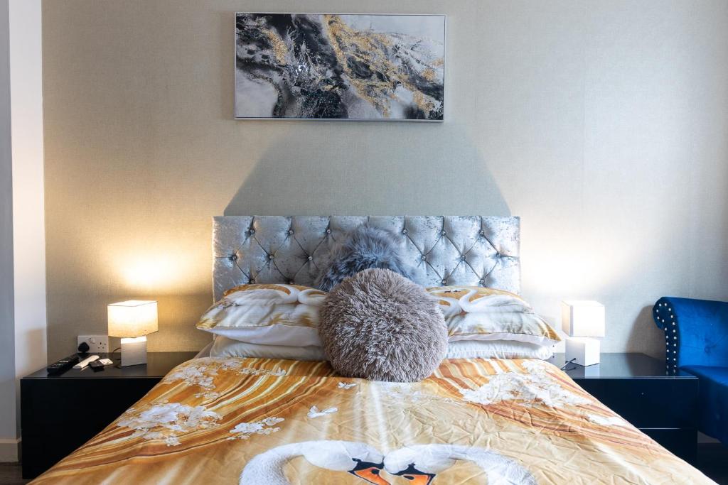 Postel nebo postele na pokoji v ubytování FIve Star Rated Condo