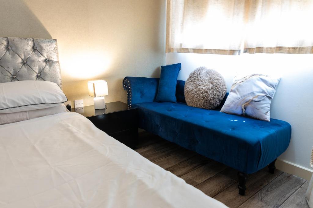 Postel nebo postele na pokoji v ubytování FIve Star Rated Condo