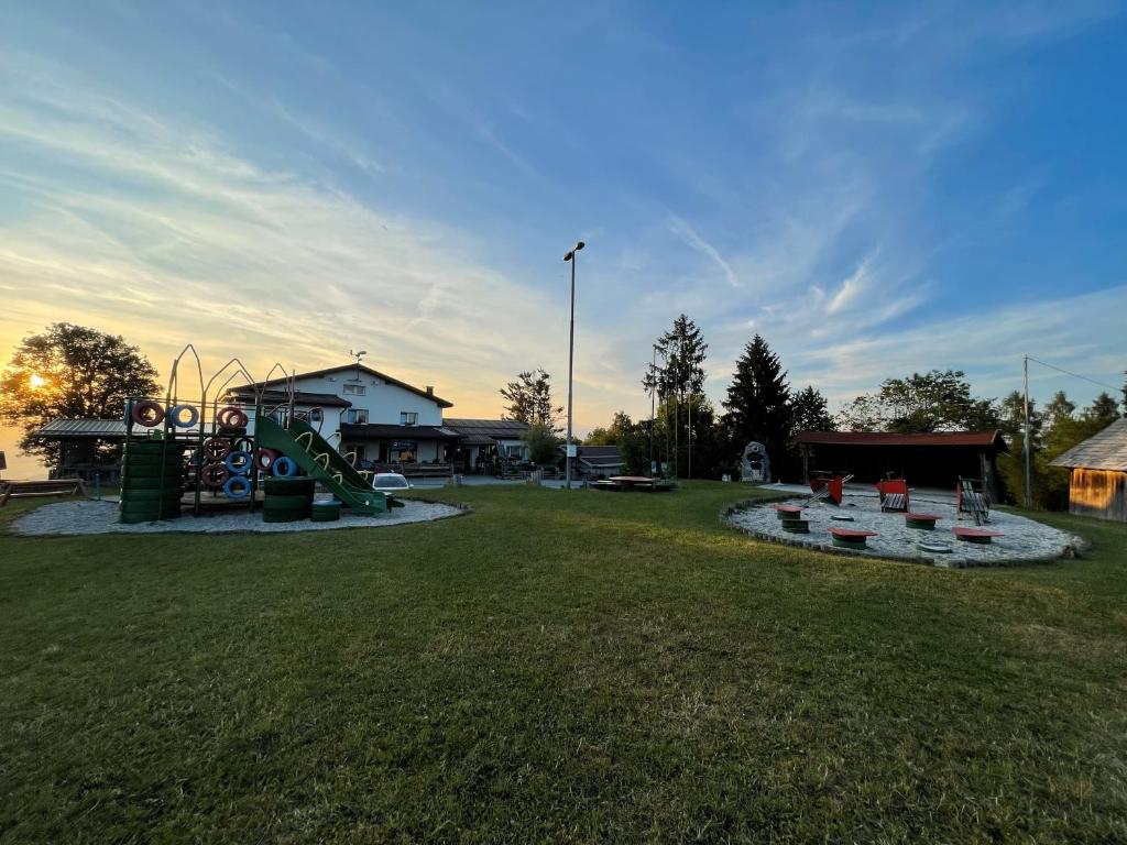 Zahrada ubytování Planinski dom Janče
