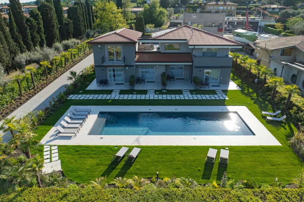 Πισίνα στο ή κοντά στο Villa Dama Holiday Apartments