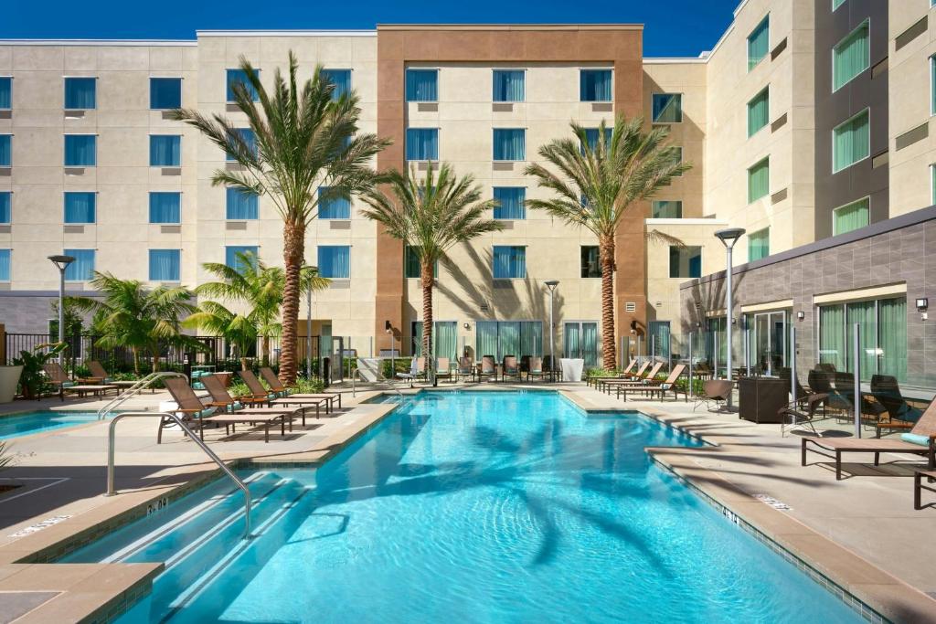 Courtyard by Marriott Los Angeles LAX/Hawthorne photo