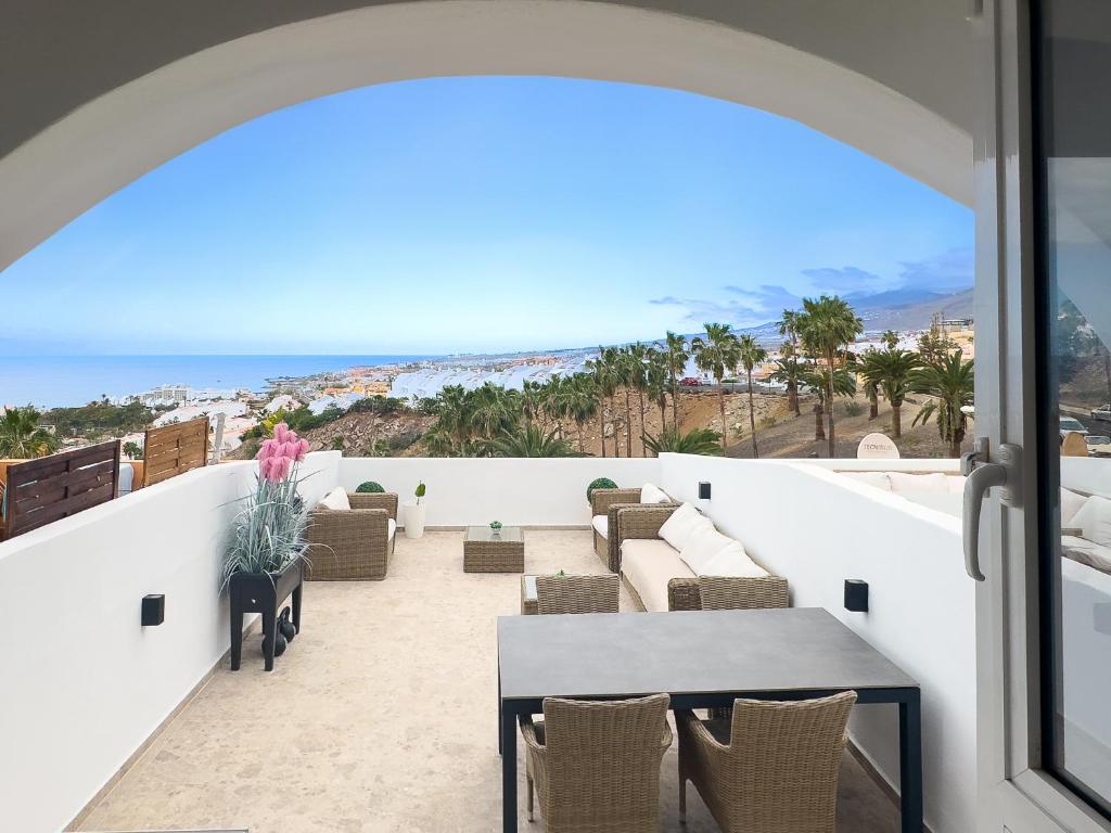 Balkón alebo terasa v ubytovaní Luxury ocean view apartment costa adeje