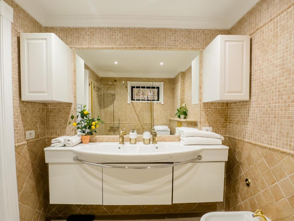 Kúpeľňa v ubytovaní Luxury ocean view apartment costa adeje