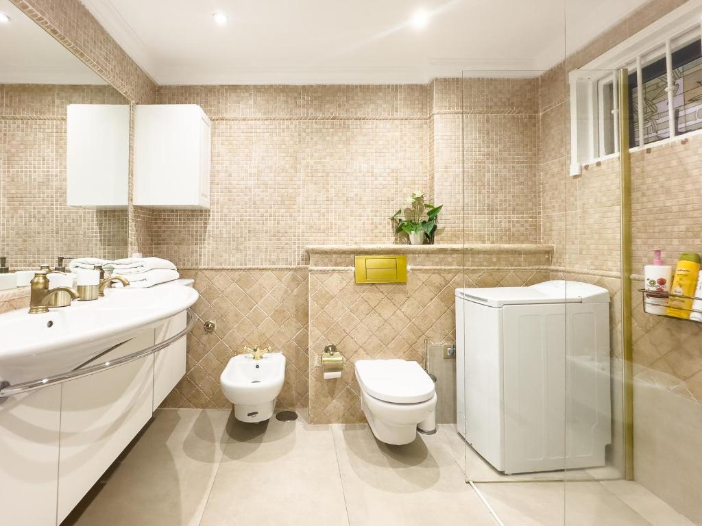 Kúpeľňa v ubytovaní Luxury ocean view apartment costa adeje