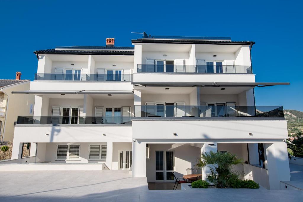 Apartments by the sea Banjol, Rab - 21635