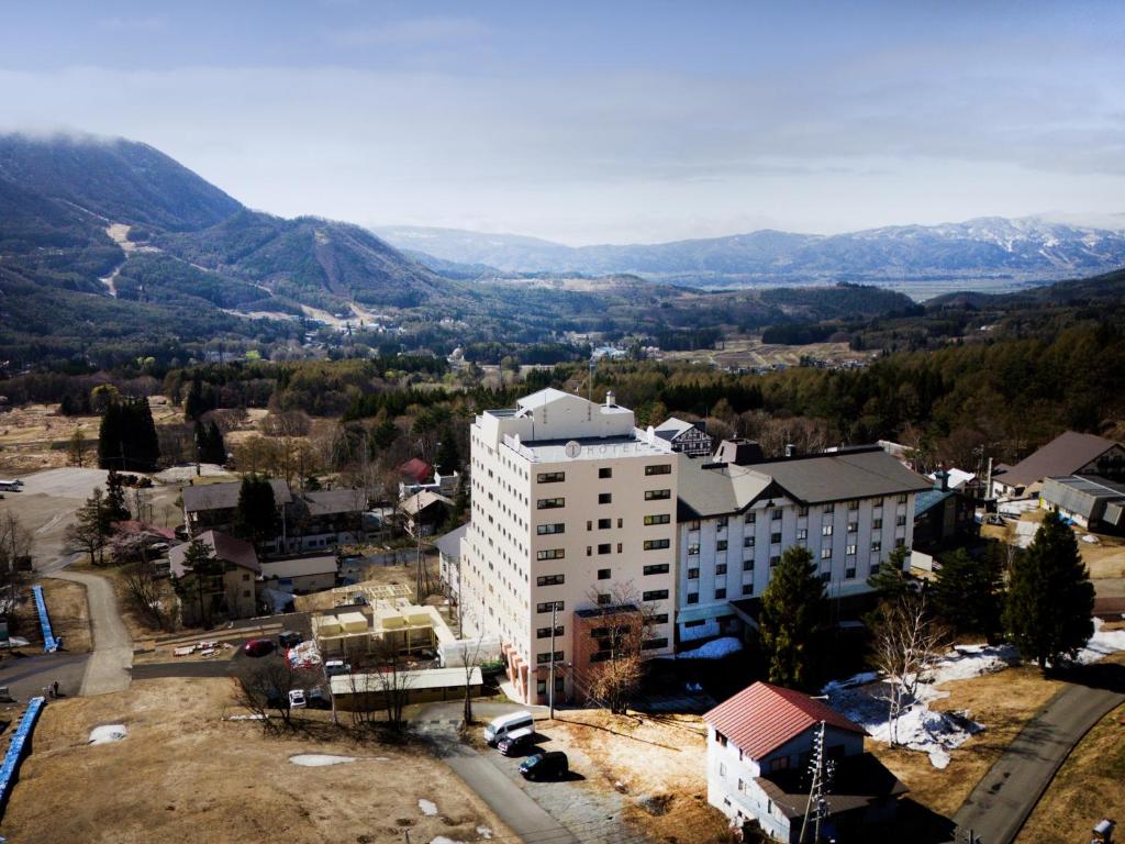 Nespecifikovaný výhled na hory nebo výhled na hory při pohledu z hotelu