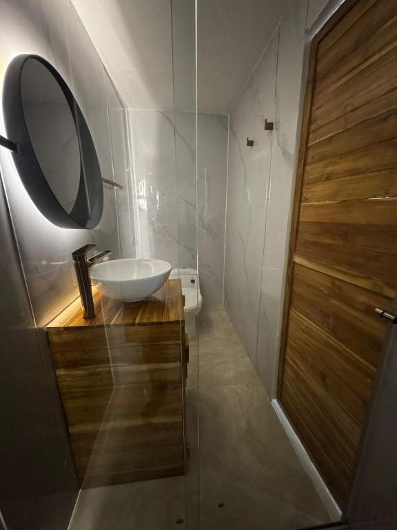 Koupelna v ubytování Habitaciones luxury baru